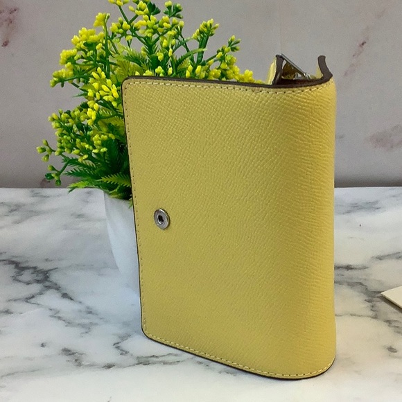 NWT Coach Medium Corner Zipper Wallet - Retro Yellow - Picture 6 of 6